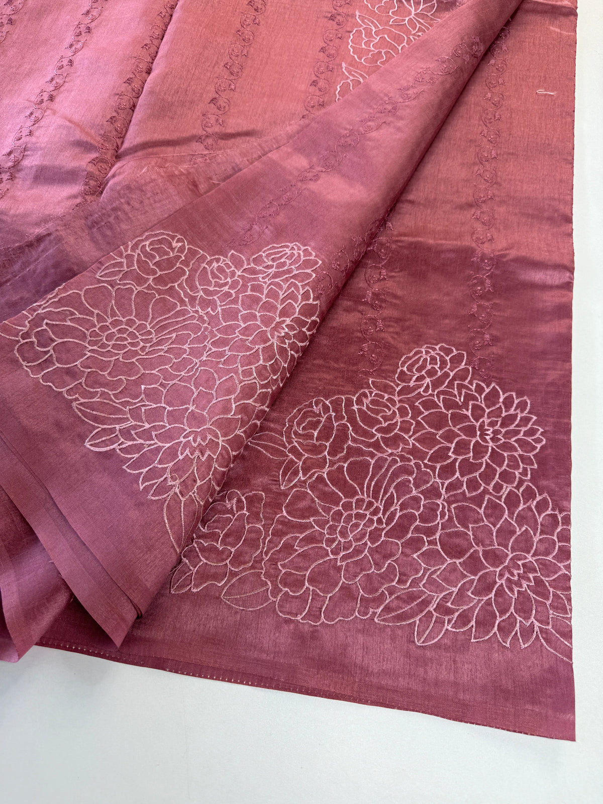 Semi silk finished saree/8065