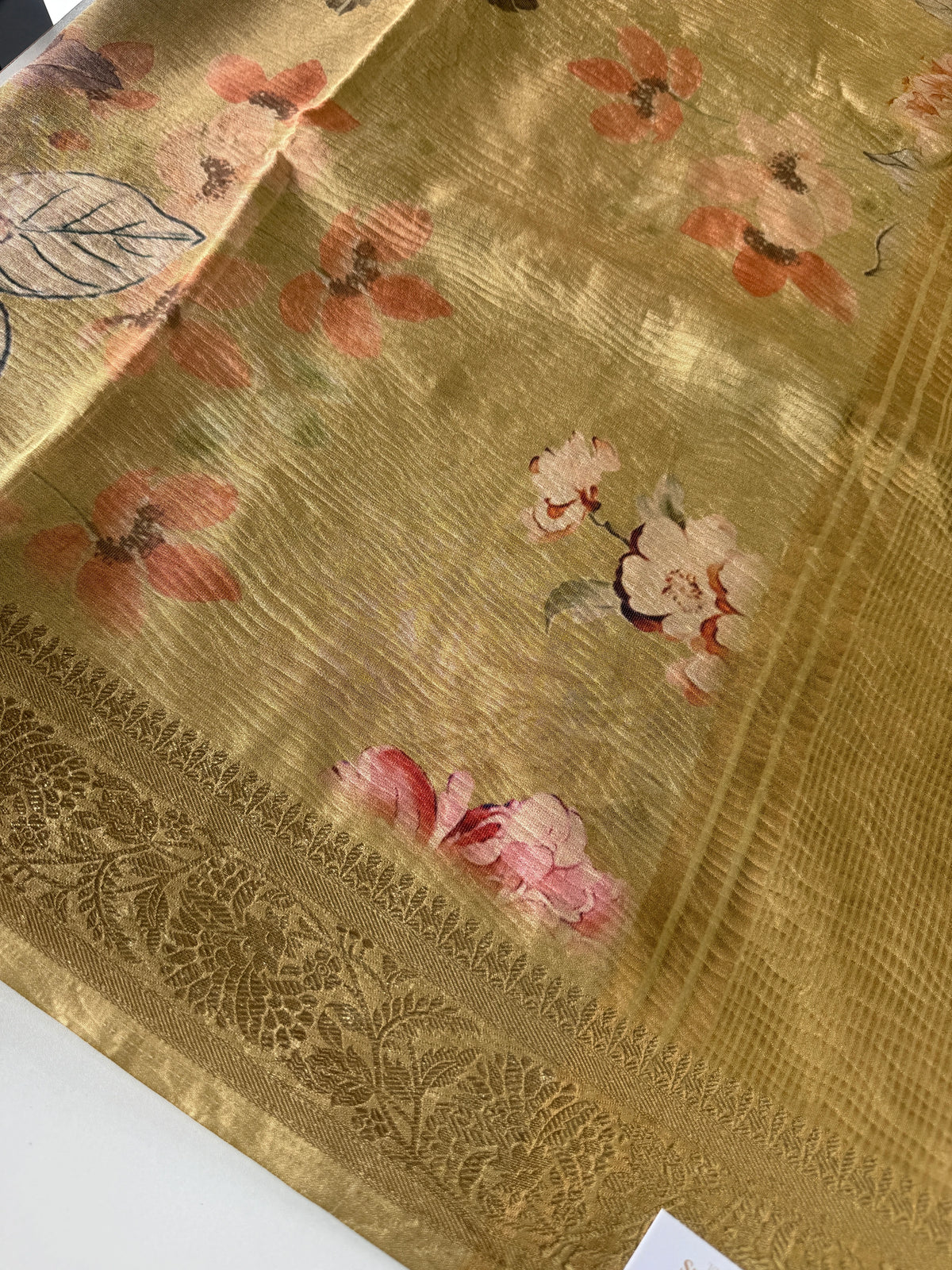Flowy tissue saree / 229