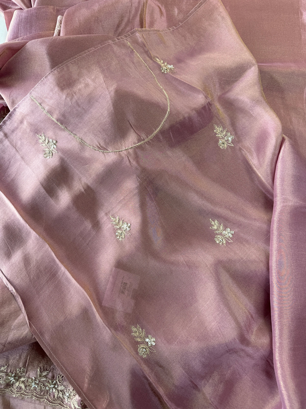 4015