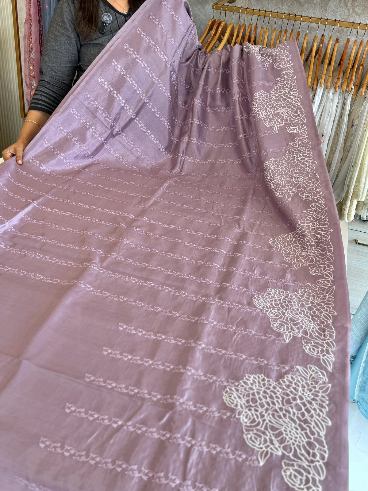 Semi silk finished saree/8065