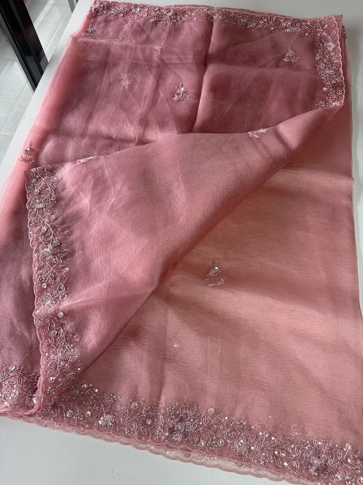 Crushed Tissue / HW129