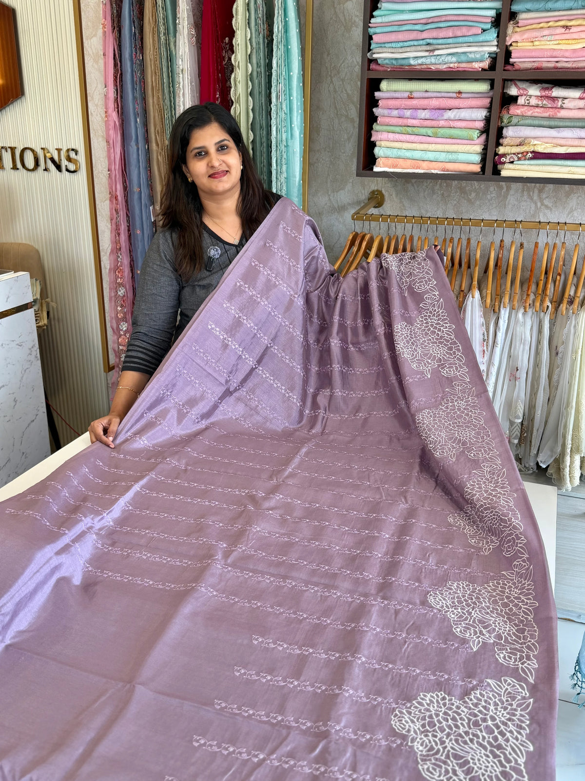 Semi silk finished saree/8065