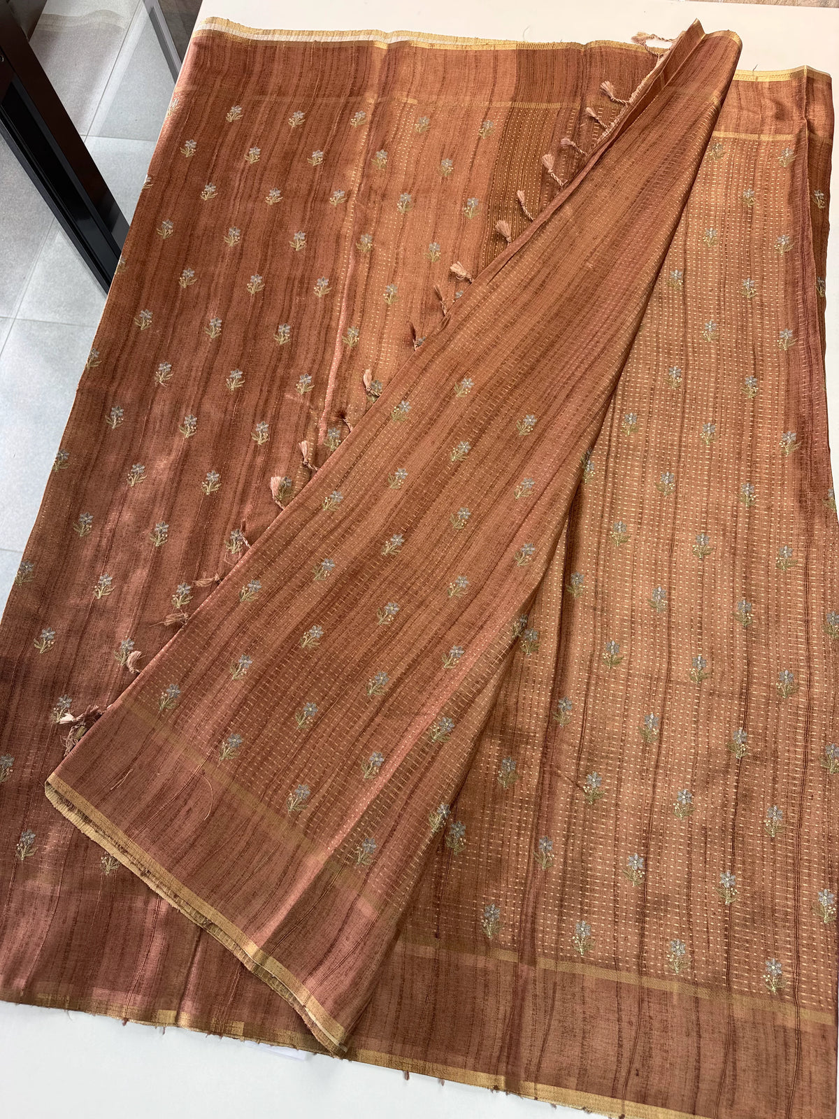 Soft semi Tussar / FG402