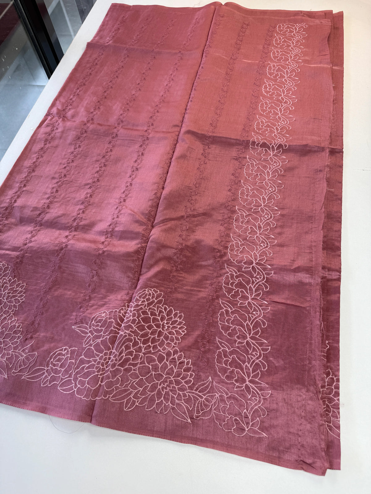 Semi silk finished saree/8065