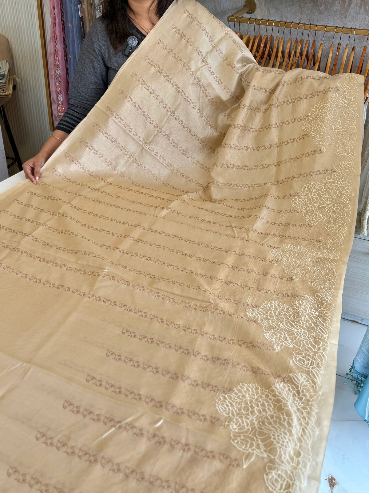 Semi silk finished saree/8065